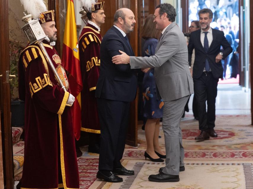 Álvaro García Ortiz saluda al presidente del Senado, Pedro Rollán, este viernes durante la celebración del Día de la Constitución en el Congreso de los Diputados.