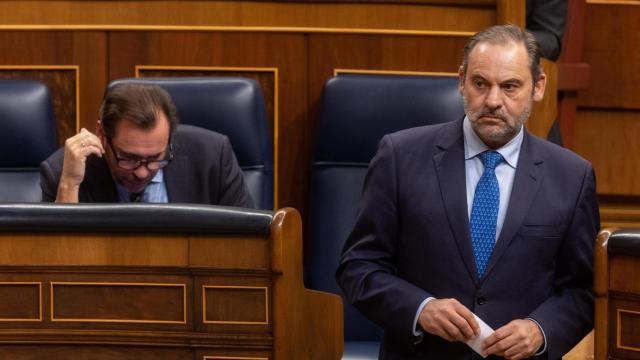 José Luis Ábalos sale de un pleno en el Congreso de los Diputados el pasado 14 de noviembre.