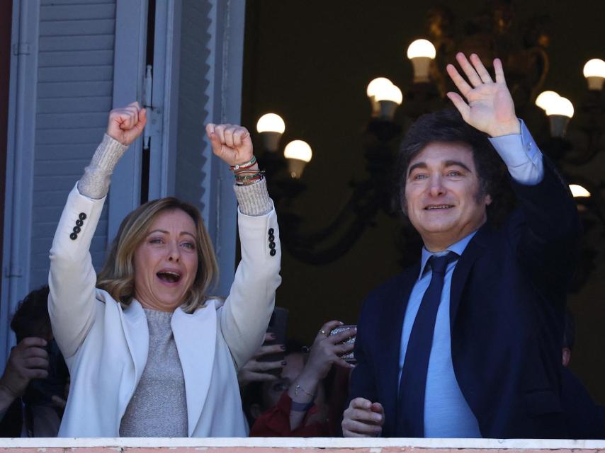 Giorgia Meloni y Javier Milei, en el balcón de la Casa Rosada el pasado mes de noviembre