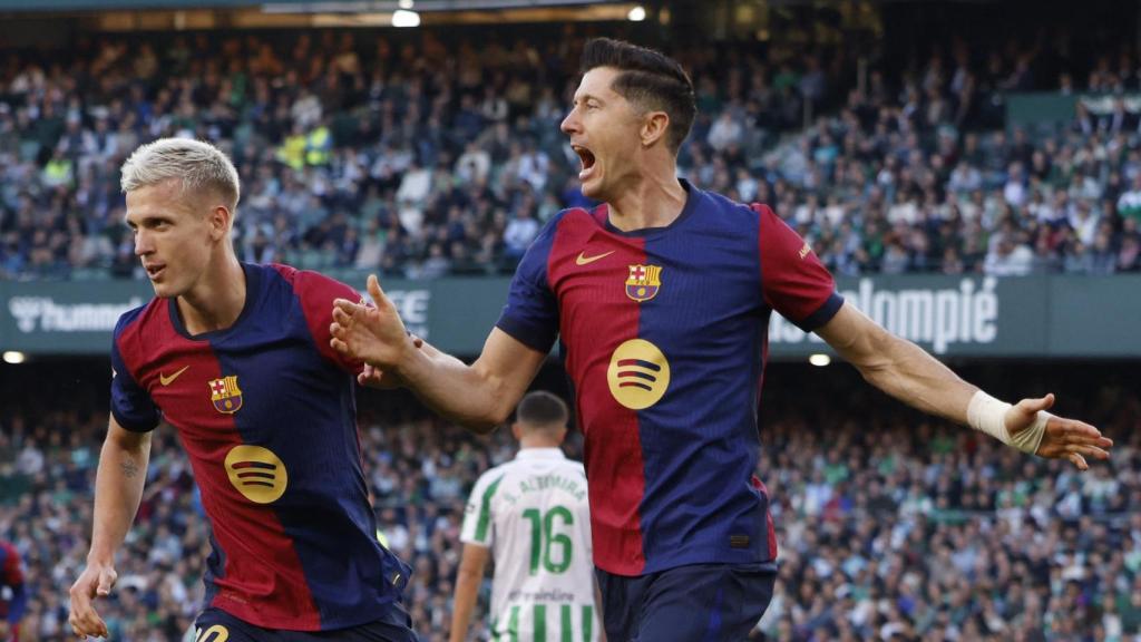 Lewandowski celebra el primer gol del partido ante el Betis.