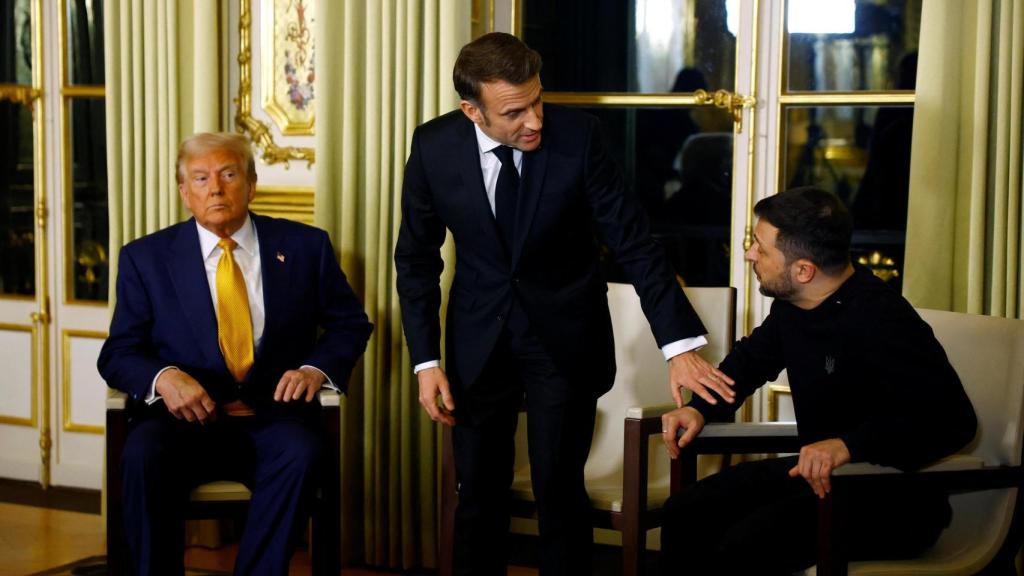 Donald Trump, Emmanuel Macron y Volodímir Zelenski.