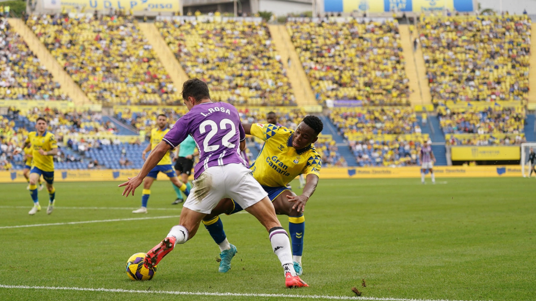 Imagen del partido del Real Valladolid contra la UD Las Palmas en Gran Canaria