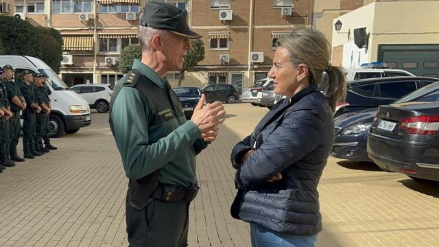 Francisco Javier Vélez, jefe de la Segunda Zona de la Guardia Civil en Castilla-La Mancha, y la delegada del Gobierno, Milagros Tolón.