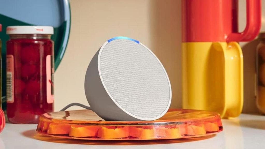 Amazon tira la casa por la ventana rebajando a menos de 20€ su altavoz inteligente más moderno: el Echo Pop