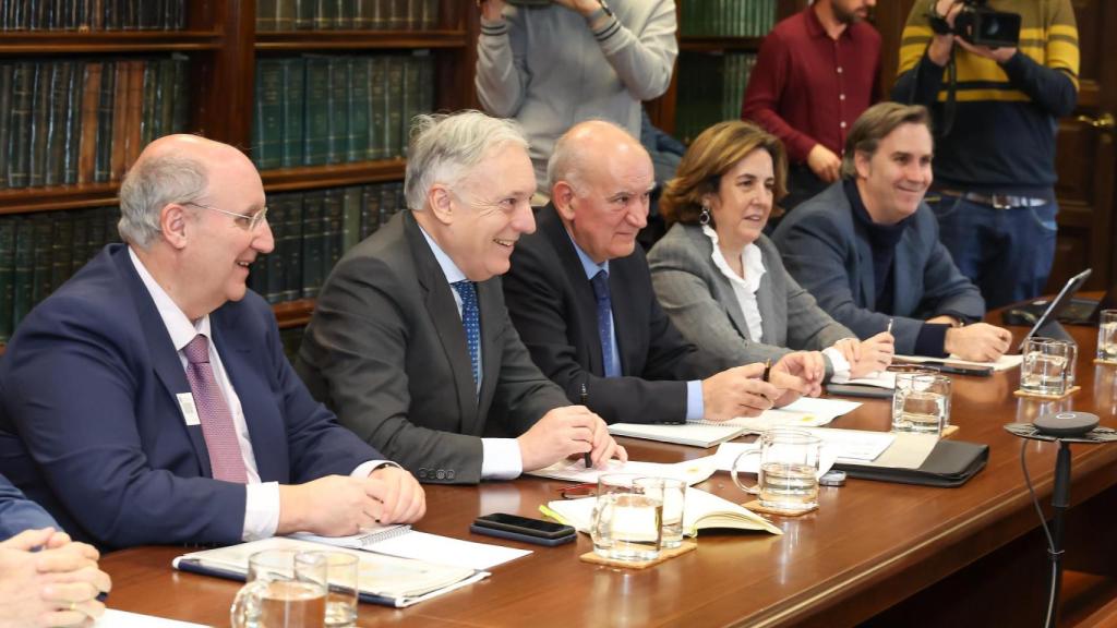 Reunión entre Marta Serrano y Octavio López.