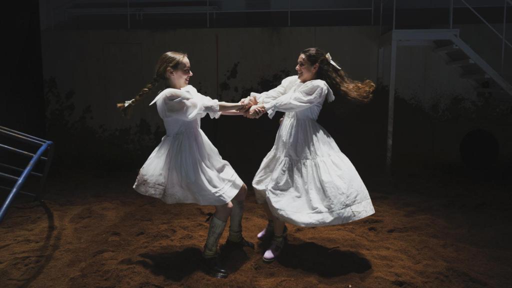 Valèria Sorolla y María Cerezuela en 'Primera sangre'. Foto:  Luz Soria