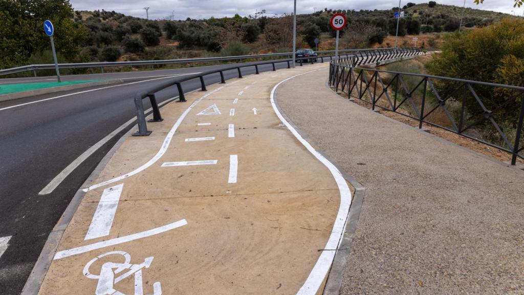 El desarrollo urbanístico llega después de que el Ministerio de Transportes haya ejecutado un carril bici y un itinerario peatonal que dicurre por el ramal que une la avenida de Madrid con la glorieta del Salto del Caballo.