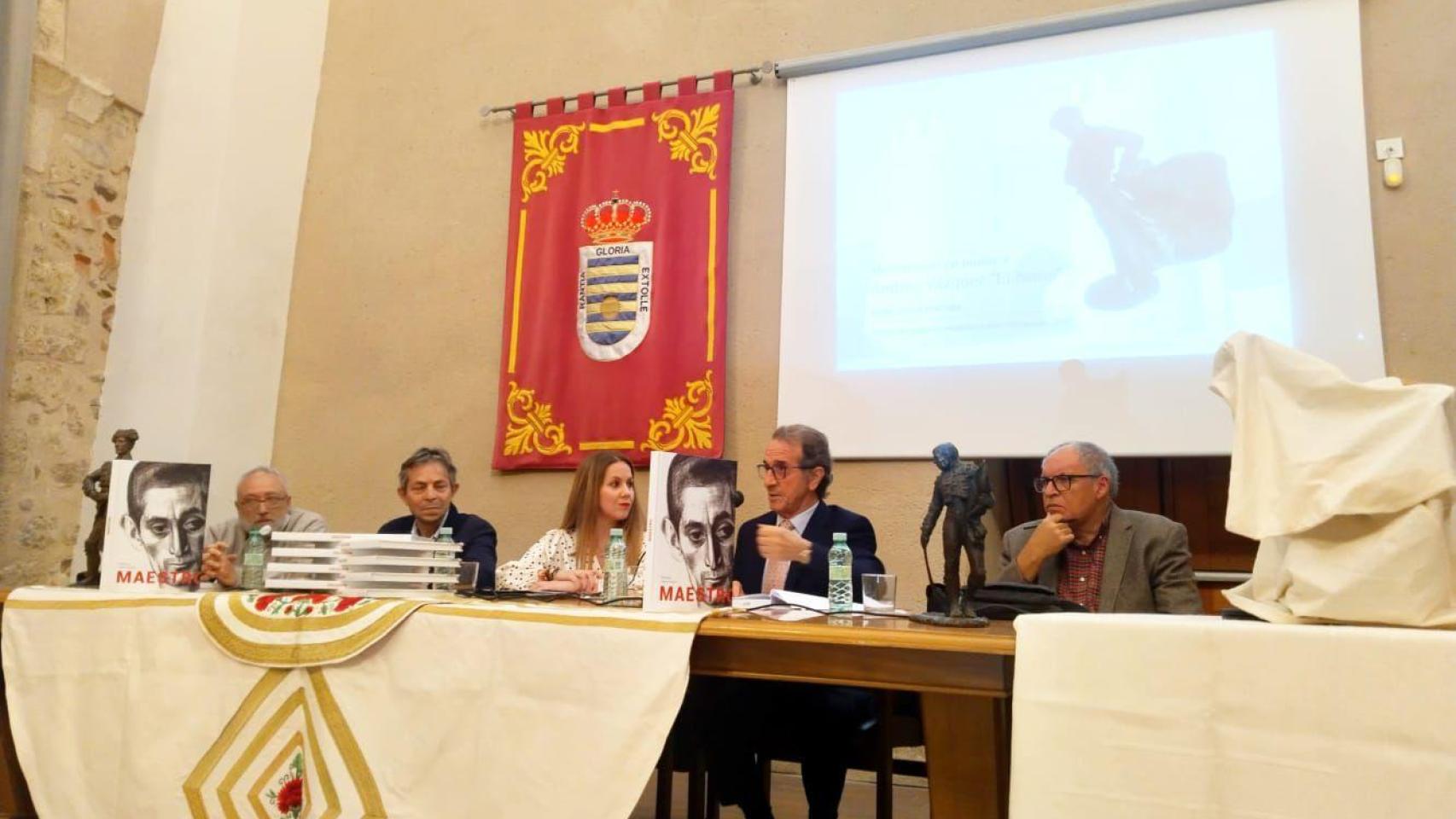 Presentación del libro 'Maestro' en Villalpando