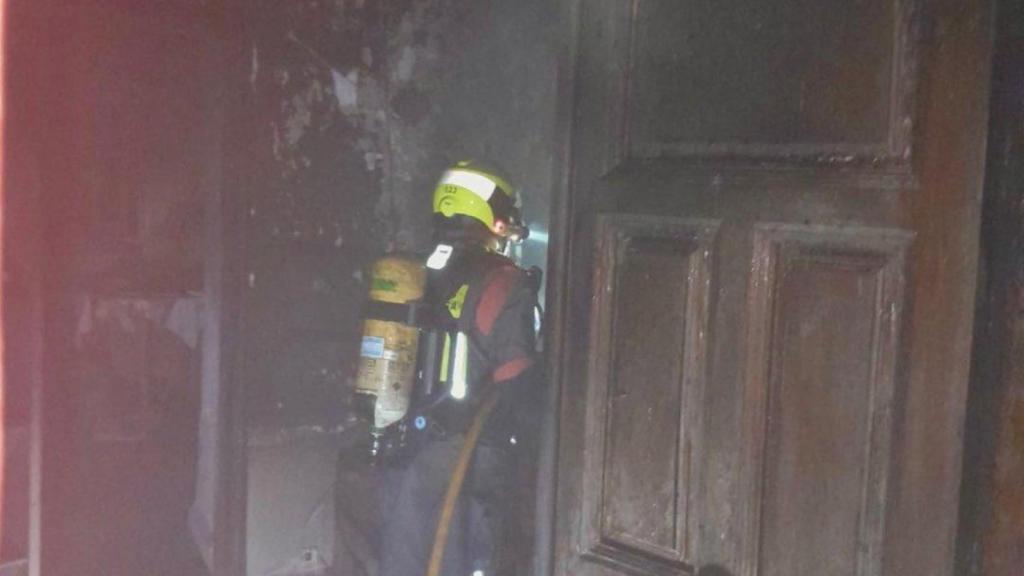 Incendio de una vivienda en la localidad malagueña de El Burgo