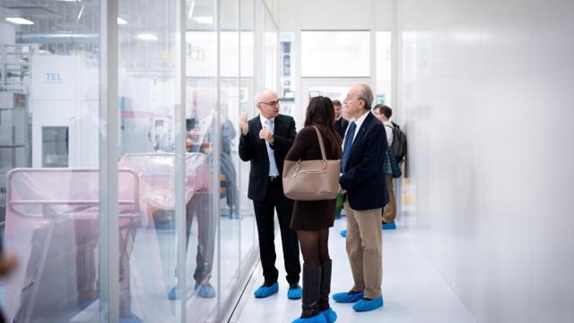 El alcalde de Málaga visita el IMEC en Bélgica.