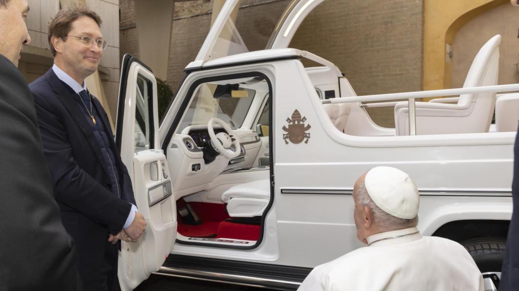 Nuevo papamóvil desarrollado por Mercedes.