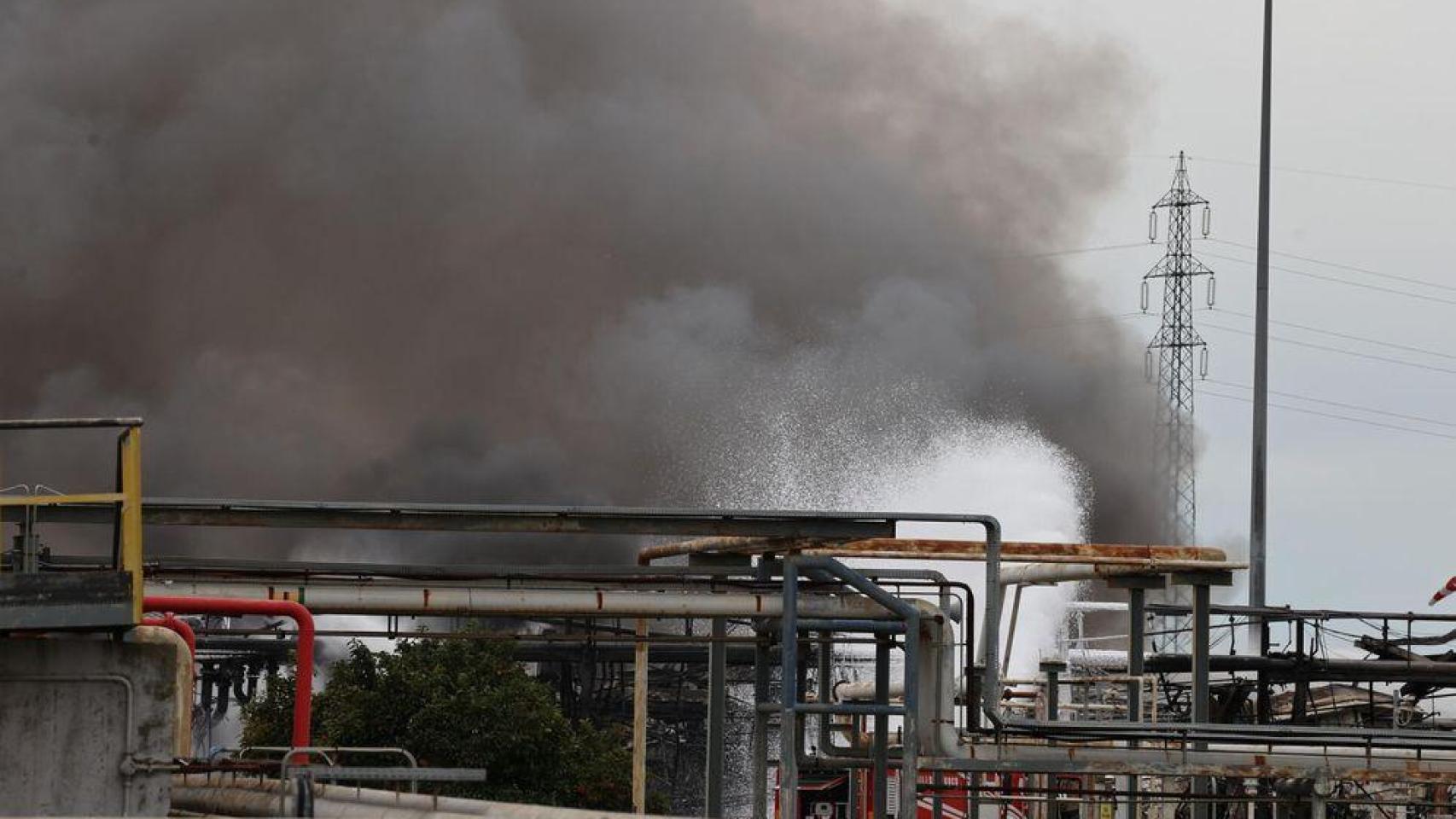 Explosión en una refinería de Italia.