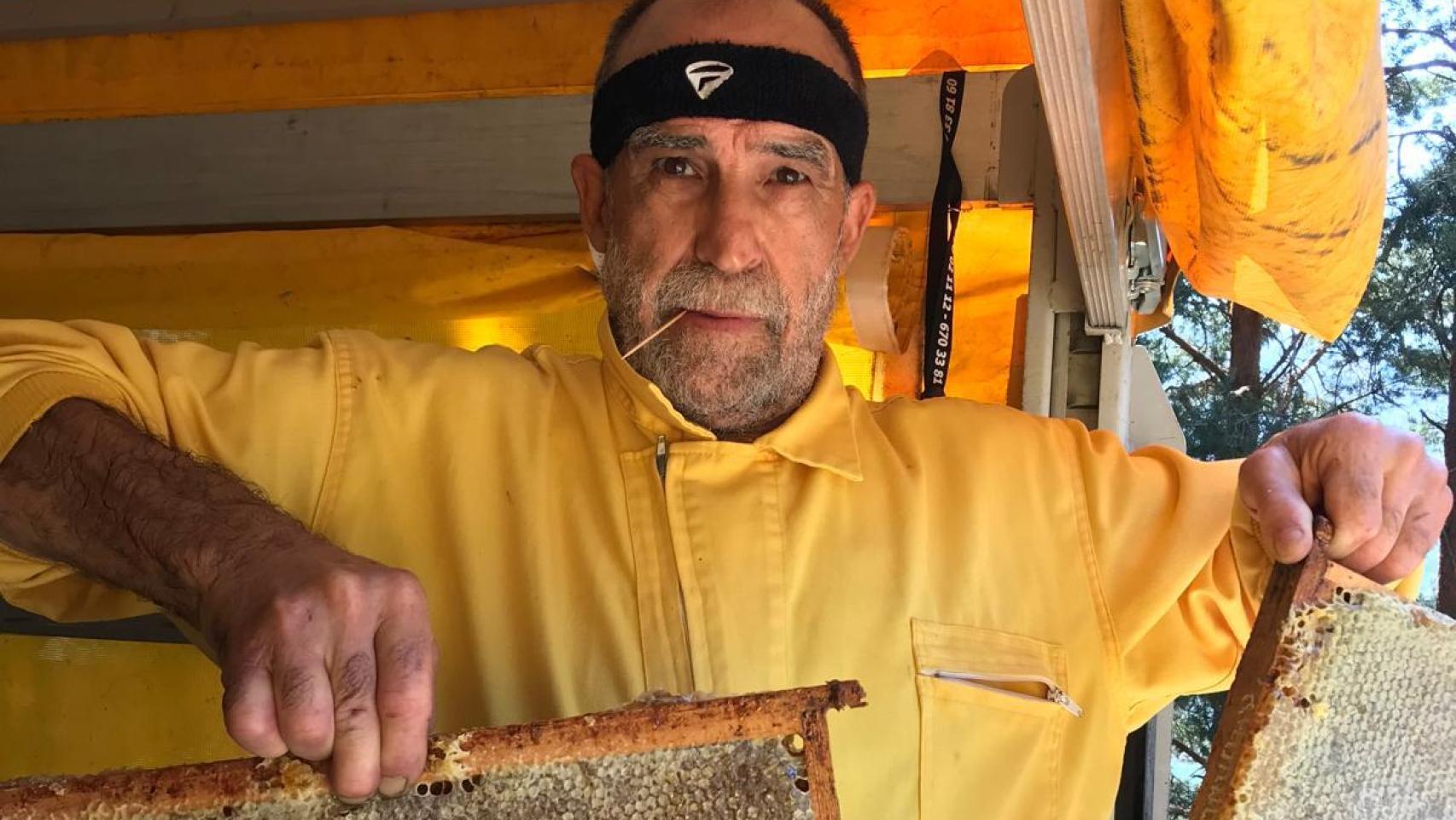 Pepe Briz, un apicultor que ha dedicado su vida a las abejas.