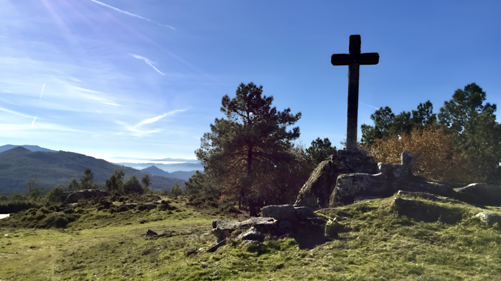 Cruz en el Alto de Xustáns