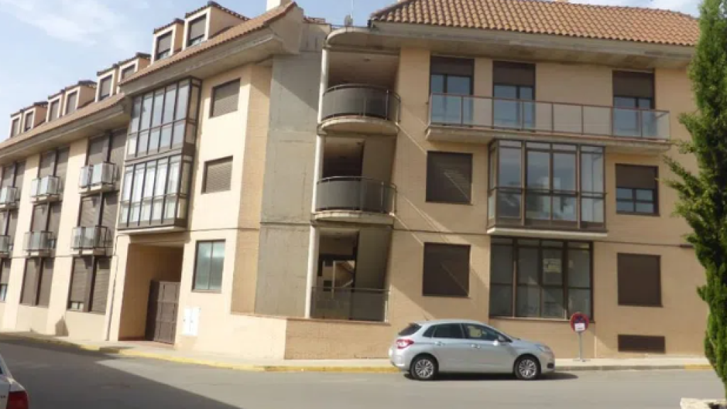 Fachada de un piso en venta por Unicaja en Pozuelo de Calatrava.