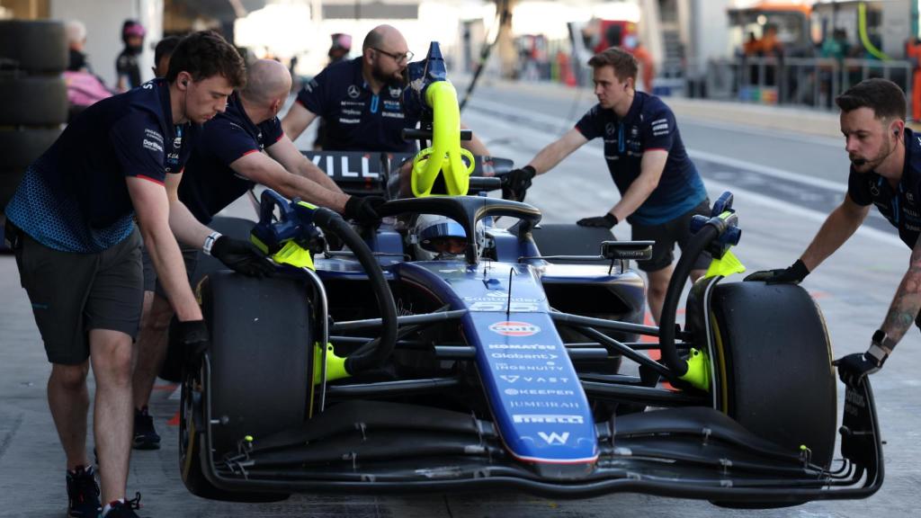 Carlos Sainz, con Williams durante los test de postemporada en Abu Dabi