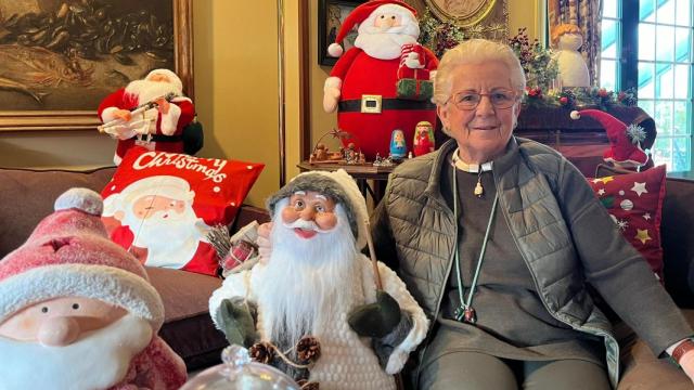 Fátima Ucieda, dueña de la casa de Papá Noel en A Coruña