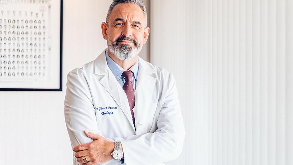 El doctor J. Ángel Gómez Pascual.