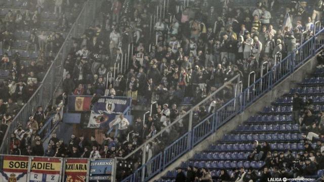 Afición zaragocista en Riazor.