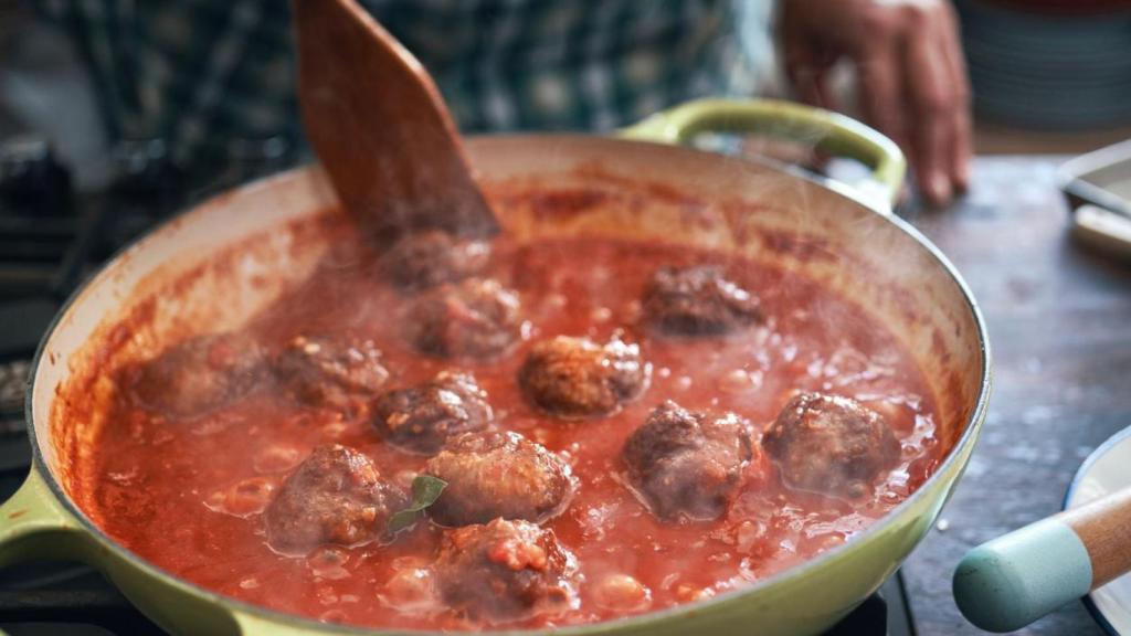 Plato de albóndigas.