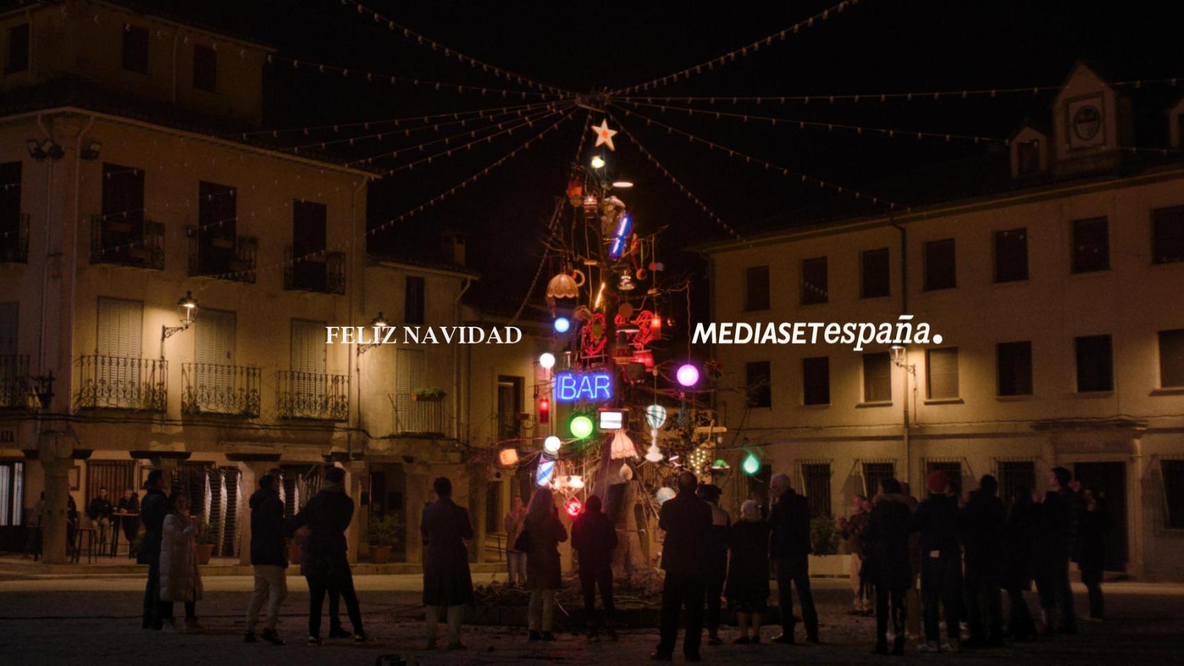 Escena final del spot navideño de Mediaset España.