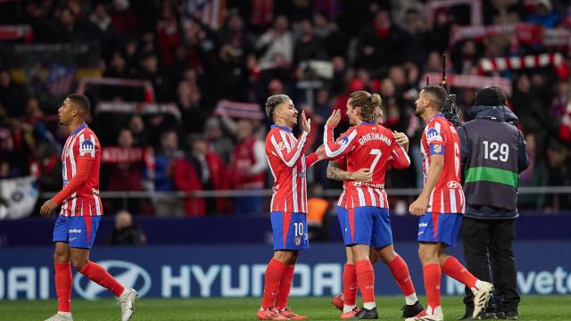 Futbolistas del Atlético de Madrid celebran un gol