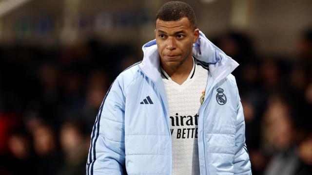 Mbappé se marcha lesionado antes del descanso ante el Atalanta