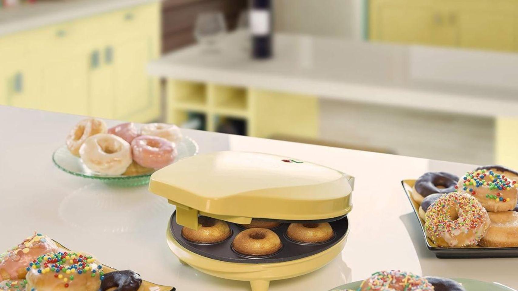 Este es el pequeño electrodoméstico de moda para hacer donuts sin salir de casa ¡y cuesta menos de 20€!