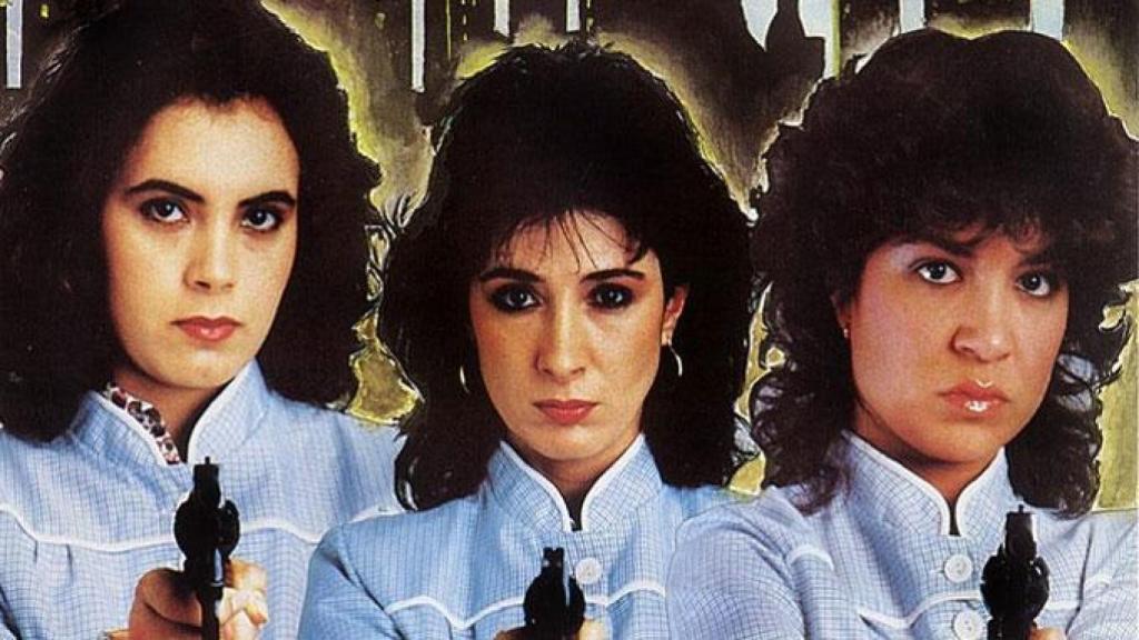 Sonia Martínez, a la izquierda, junto a Susana Sentís y Teresa Giménez en el cartel de 'Perras Callejeras'.