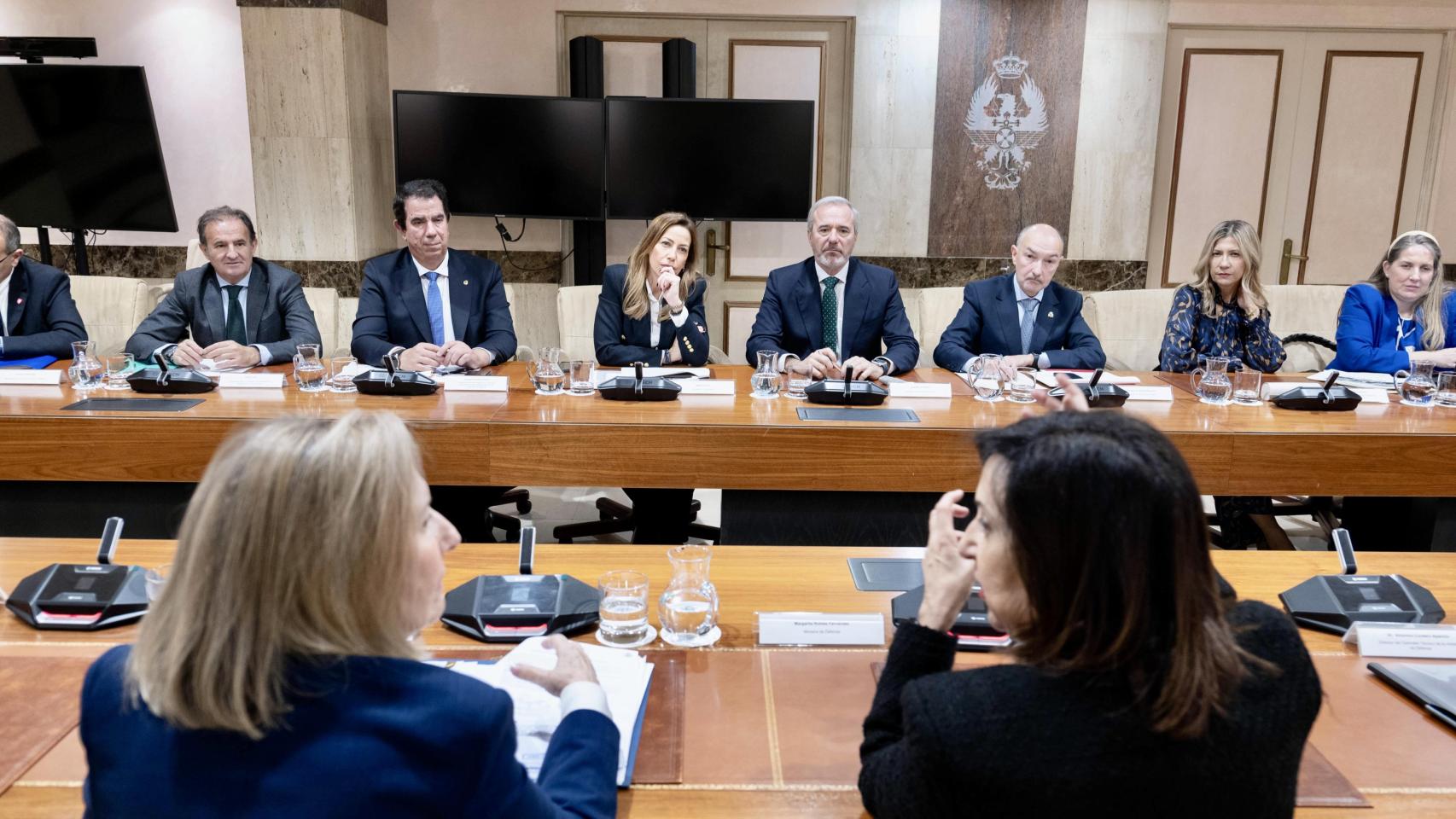 La delegación aragonesa, este miércoles en el Ministerio con Margarita Robles.