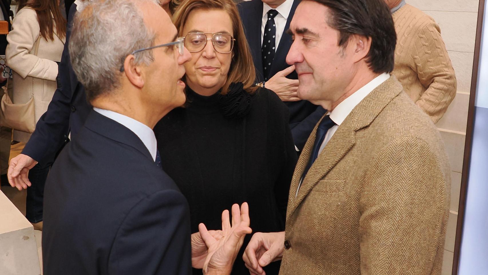 El consejero de Medio Ambiente, Vivienda y Ordenación del Territorio, Juan Carlos Suárez-Quiñones, participa en la inauguración de la jornada ‘Economía Circular y Entidades Locales’, con la asistencia del secretario general de la FEMP, Luis Martínez-Sicluna, este miércoles en Valladolid