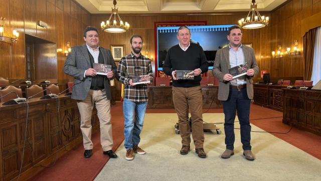 Los productos El presidente de la Diputación de Zamora, Javier Faúndez; el diputado de Educación, Cultura y Turismo, Víctor López de la Parte; el diputado de Agricultura y Ganadería, José Ángel Ruiz; y el fotógrafo José Luis Fernández