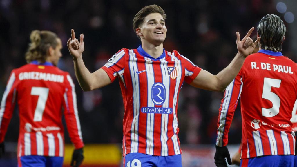 Julián Álvarez celebra el primer gol del partido ante el Slovan Bratislava.