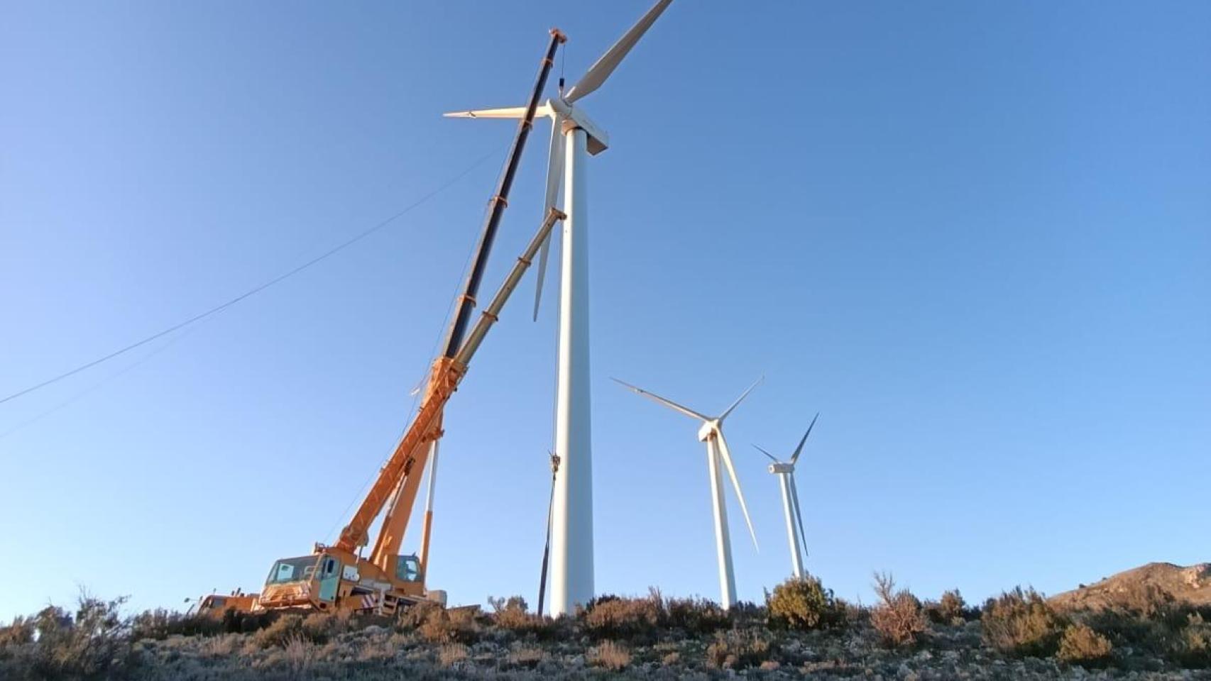 Iberdrola comienza el reciclaje de palas en sus parques eólicos de Albacete