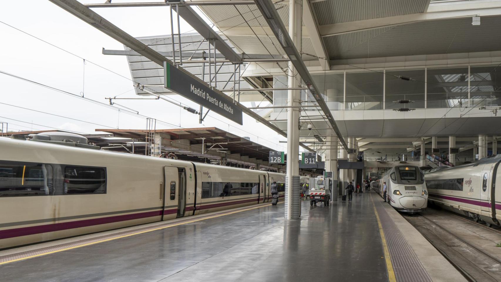 Fotografía de la estación de trenes de Puerta de Atocha en Madrid.