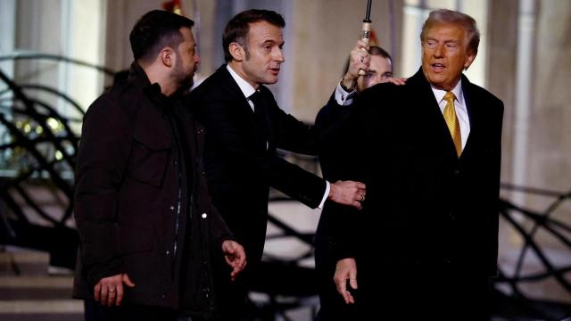 Zelenski, Macron y Trump, en su encuentro en París del pasado sábado.