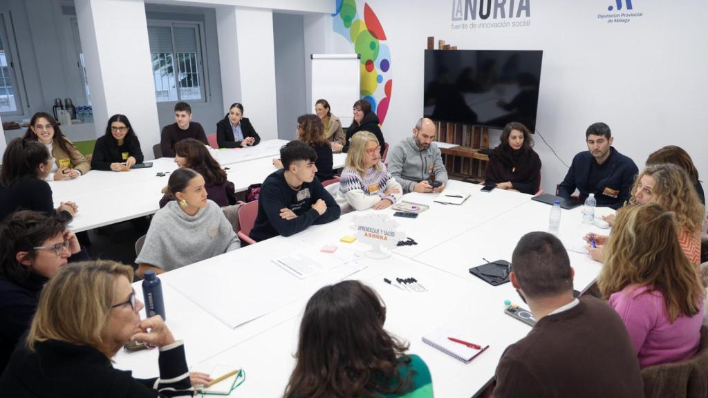 Mesas de trabajo en la presentación del informe de Fundación Ashoka.