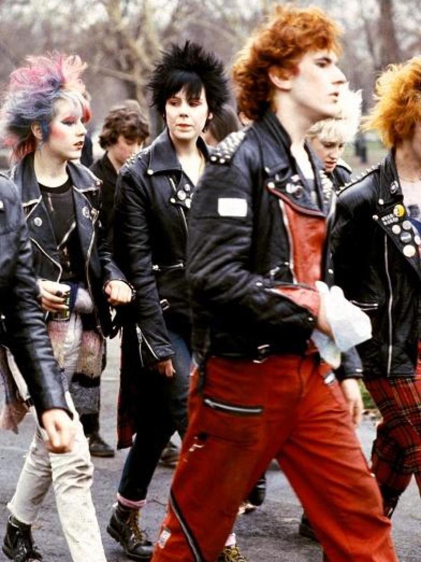 Un grupo de 'punks', en la década de los 70, en Reino Unido.