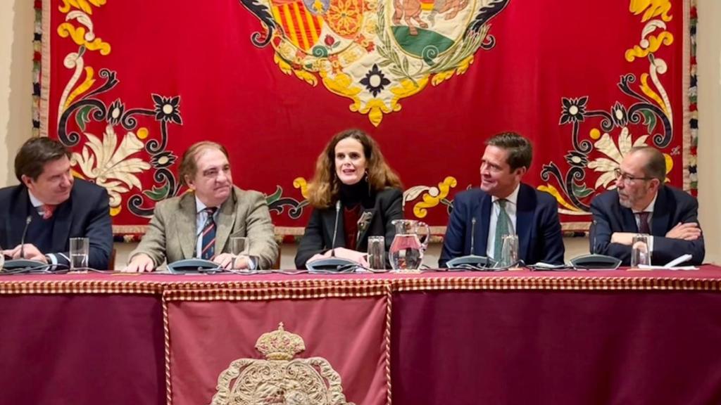 Fotografía del acto en el Salón de los Carteles de la Plaza de Toros de la Real Maestranza de Caballería de Sevilla
