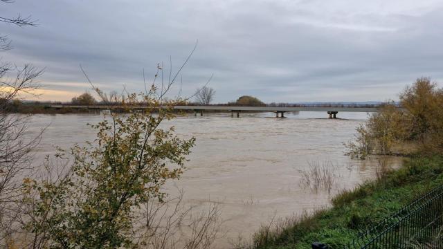 La crecida del Ebro, a su paso por Pina.