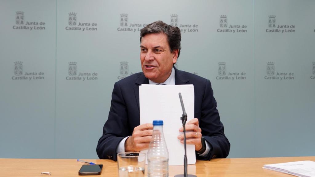 El consejero de Economía y Hacienda y portavoz de la Junta, Carlos Fernández Carriedo, comparece en rueda de prensa posterior al Consejo de Gobierno.