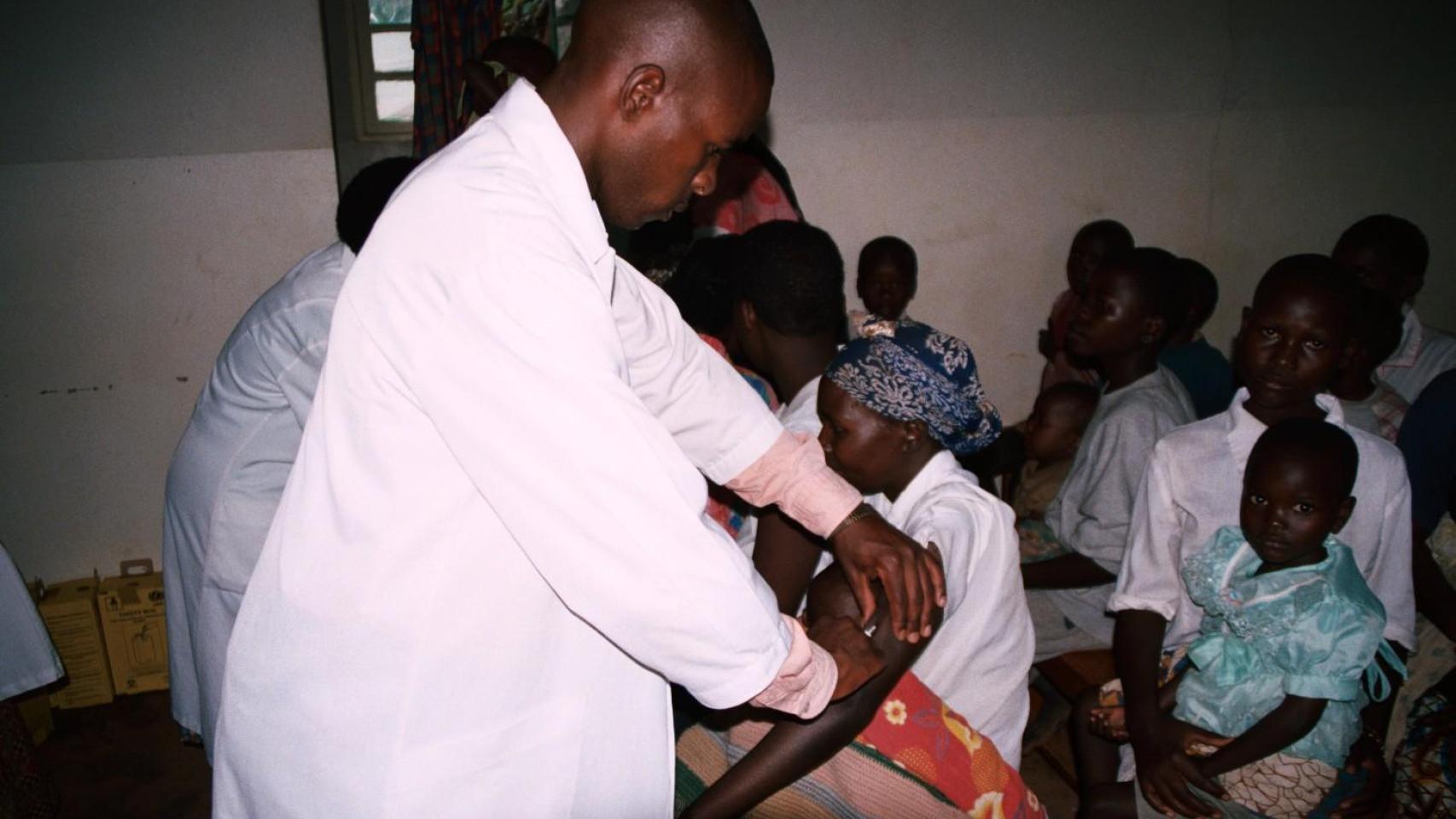 El programa de vacunación en Ruanda.