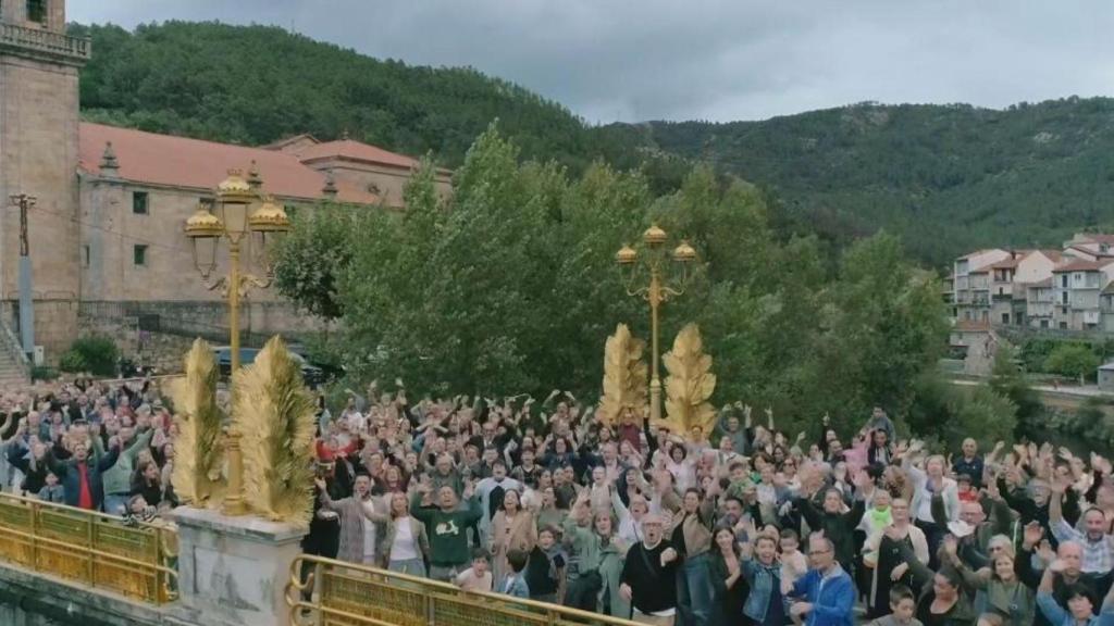 Rueda visita Ribadavia, el 'pueblo de oro' de estas navidades en España