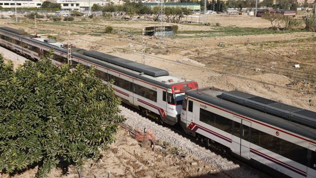 Reanudación del servicio ferroviario entre Valencia y Catarroja el pasado martes. Efe / Ana Escobar