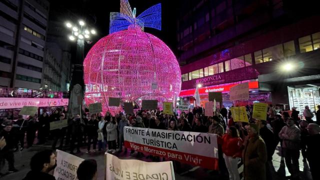 Imagen de la concentración en la Farola de Urzaiz.