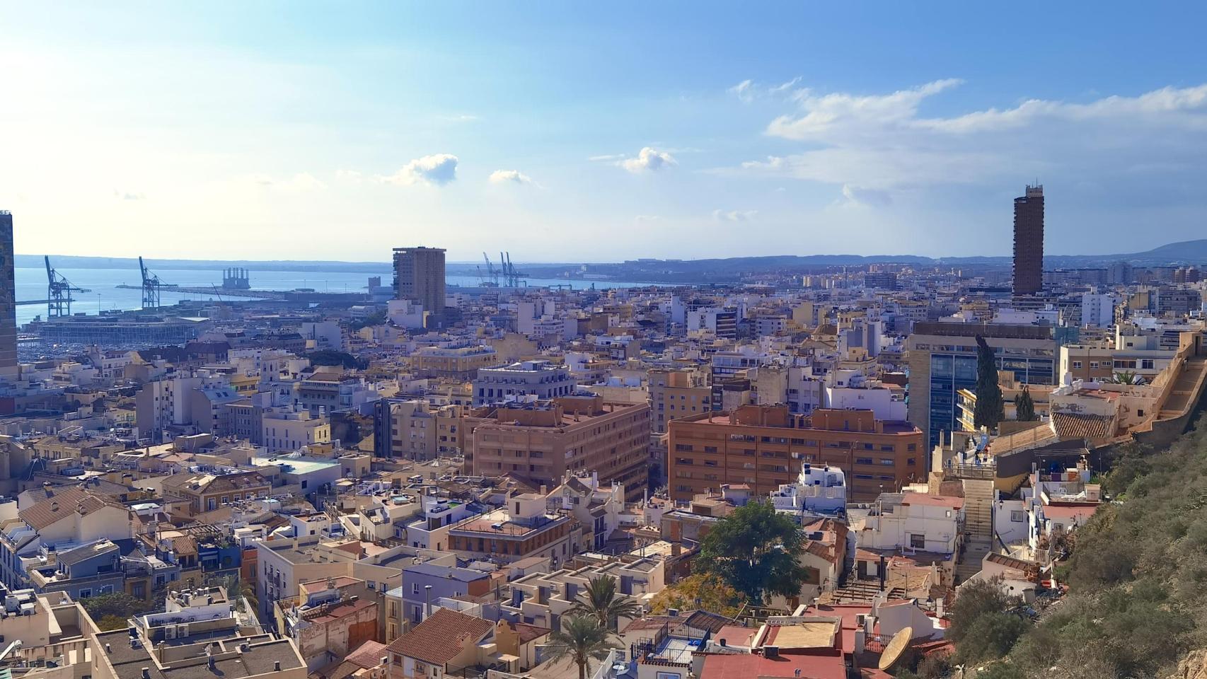 Vista de la bahía de Alicante este noviembre.