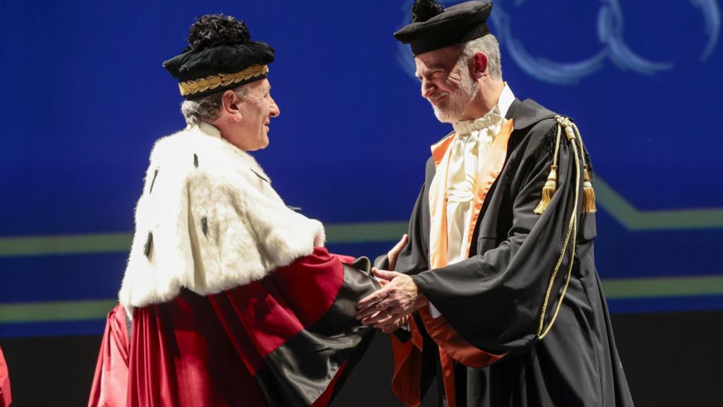 El rey Felipe VI, investido doctor 'honoris causa' en Nápoles.