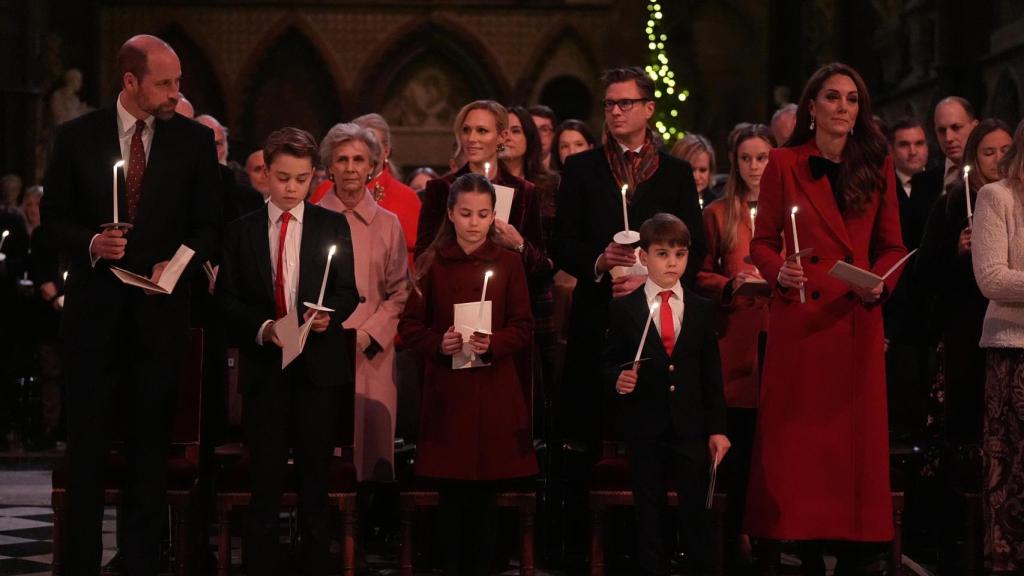 Los Príncipes de Gales y sus hijos en el concierto de Navidad de Londres.