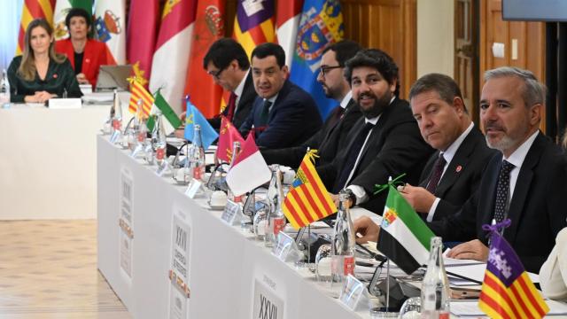 Juanma Moreno, junto a sus homólogos, en la Conferencia de Presidentes.