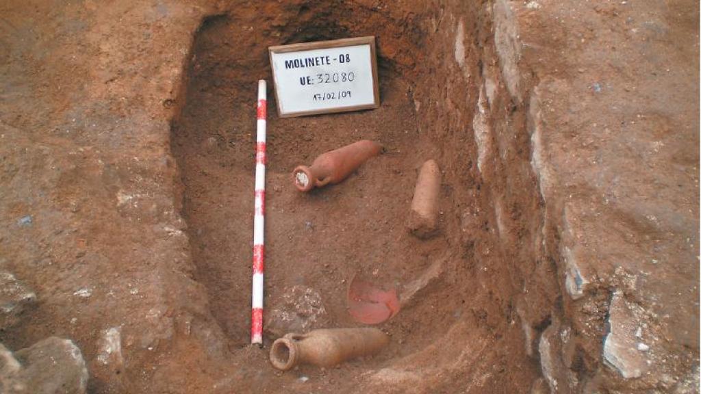 Ánforas de tipo 'spatheion' y otros recipientes hallados en el cerro del Molinete.